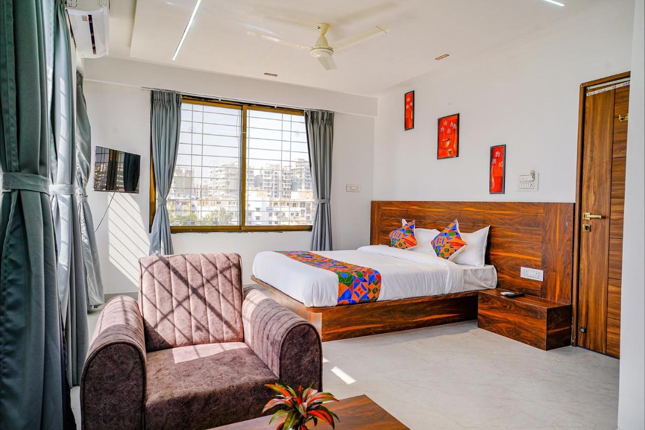 Fabhotel Crystal Inn - Nr Suvarndeep Chowk Pimpri-Chinchwad Luaran gambar